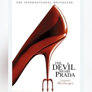 5/$20 - BOOK - The Devil Wears Prada by Lauren Weisberger